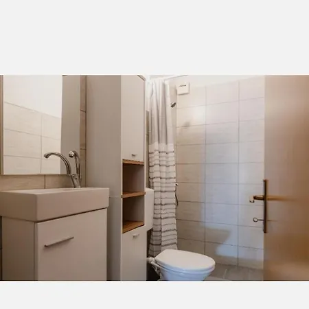 Peric Apartman Vir