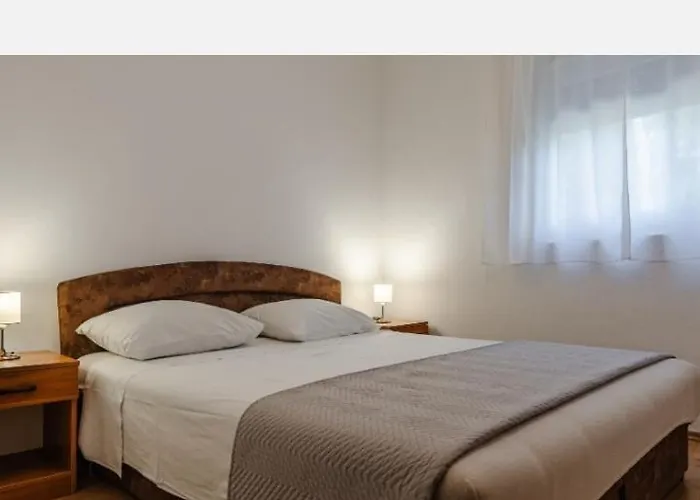 Peric Διαμέρισμα Vir