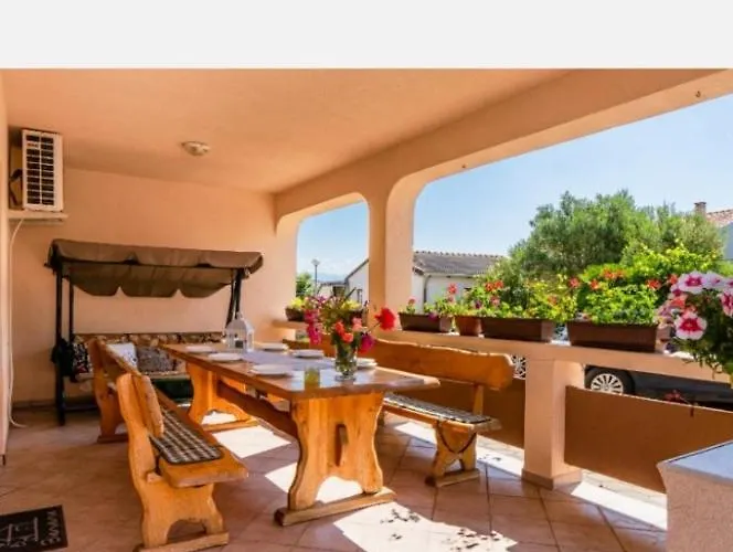 Peric Appartement Vir