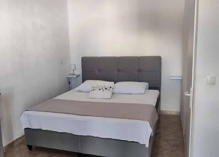 Peric Appartement Vir